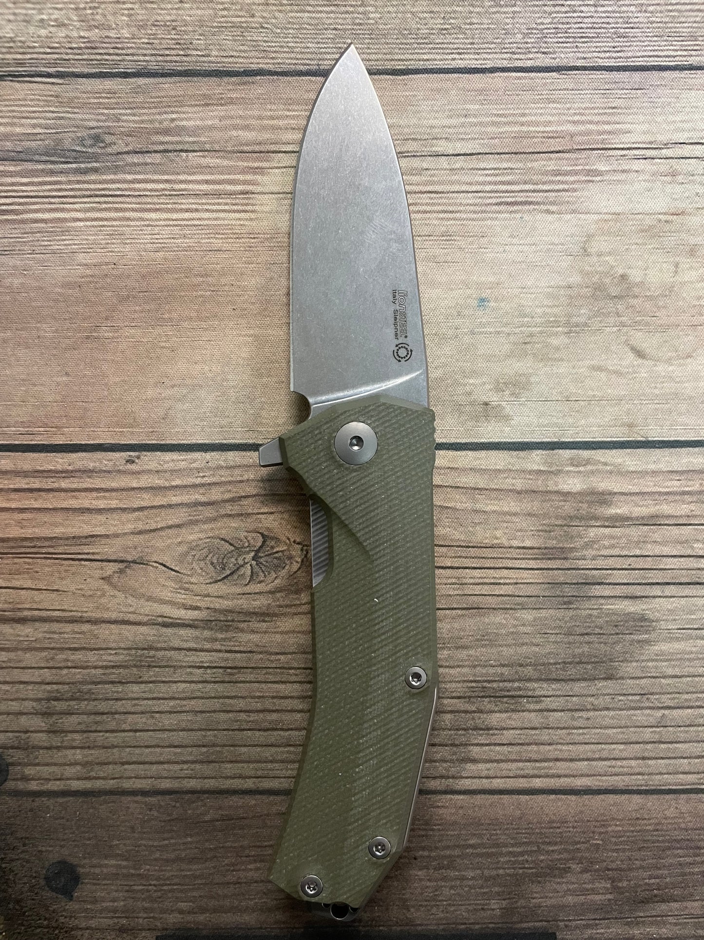 KUR G10 - Black handle